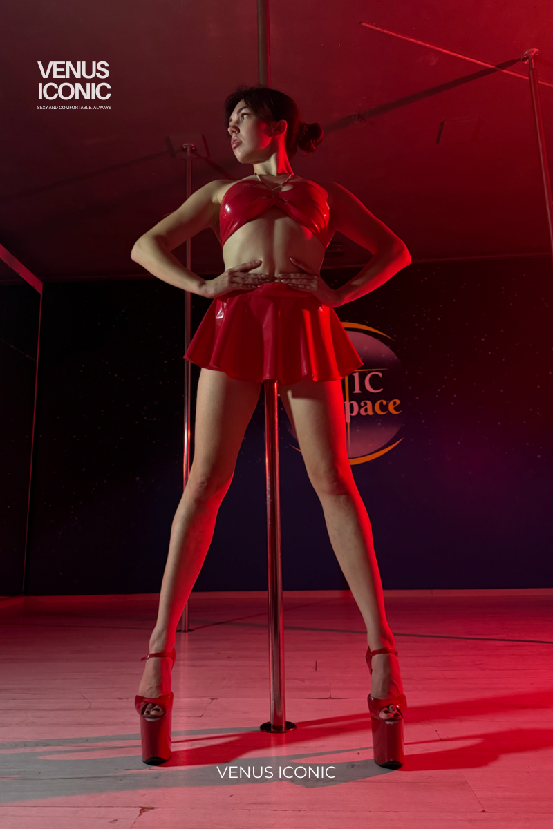 TOP BELLE & SKIRT GLOSSY